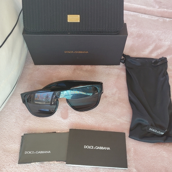 Dolce & Gabbana sunglasses - Picture 3 of 3